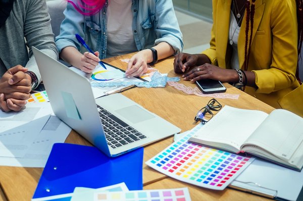 Comment l'agence web à Nice personnalise-t-elle la conception de votre site internet ?